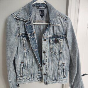Gap distressed jean jacket